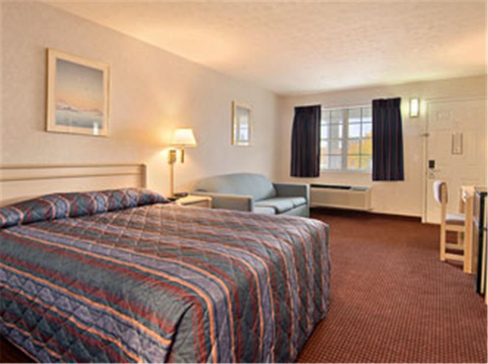 Days Inn Macedonia Номер фото
