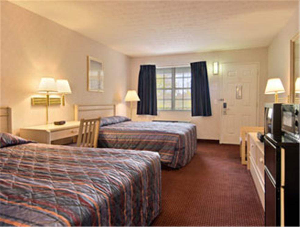 Days Inn Macedonia Номер фото